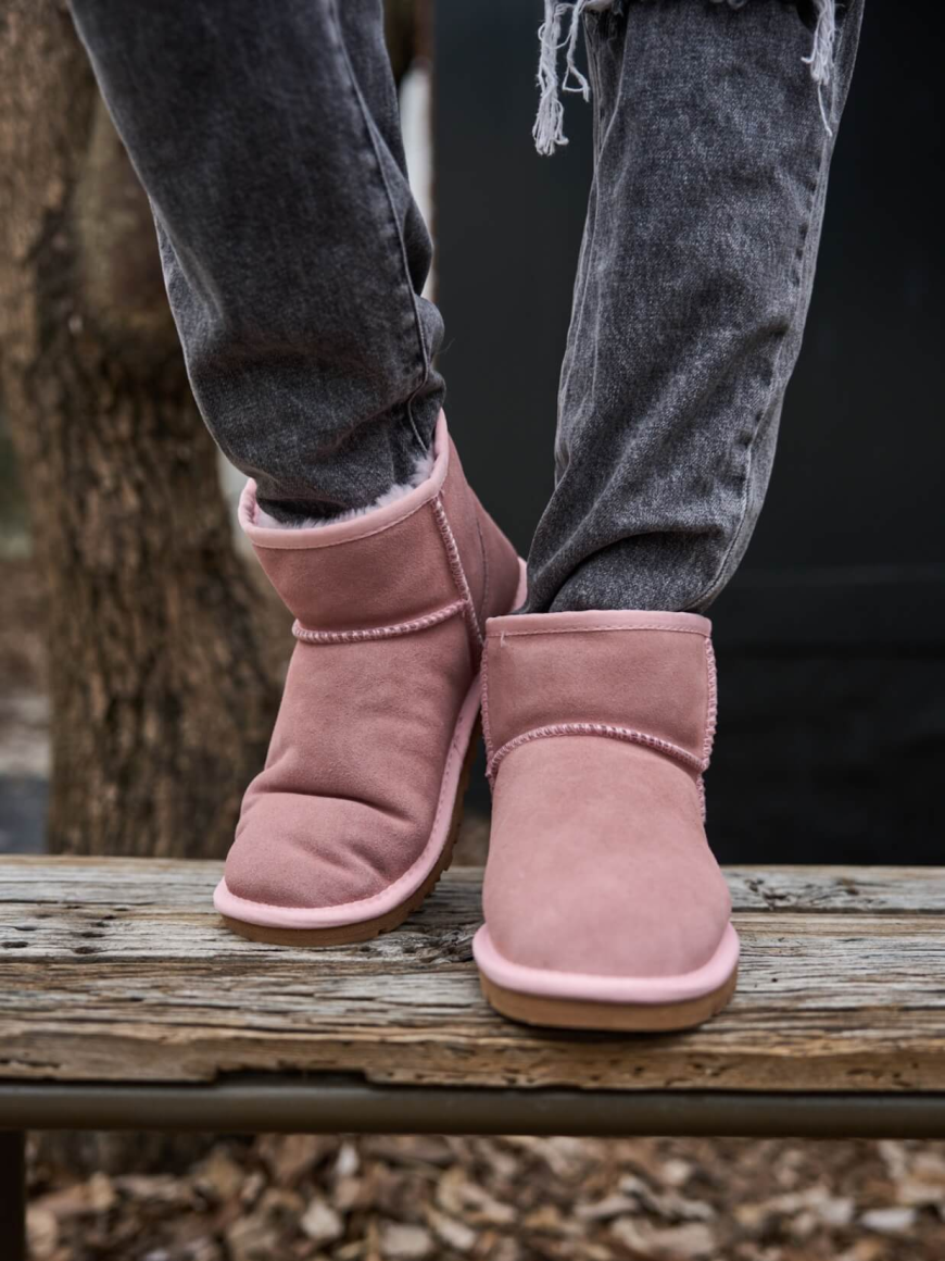 Classic UGG Boots Women for Timeless Comfort and Winter Style
