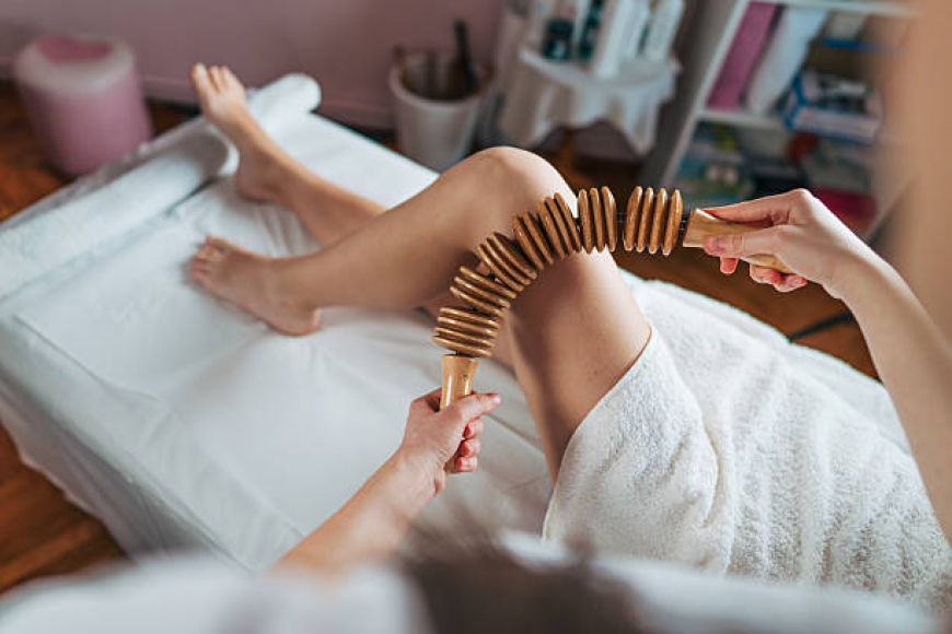 Exploring the Healing Benefits of a Wood Hand Massager for Everyday Use