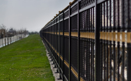 What a Reputable Fence Company in Austin Does Differently in Clay Soil