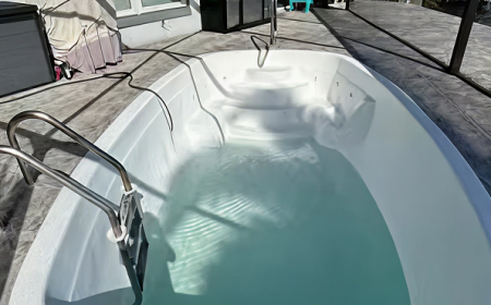 How to Resurface a Fiberglass Pool