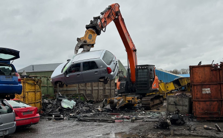 How Auto Wrecking Companies Safely Handle Damaged and Unwanted Vehicles