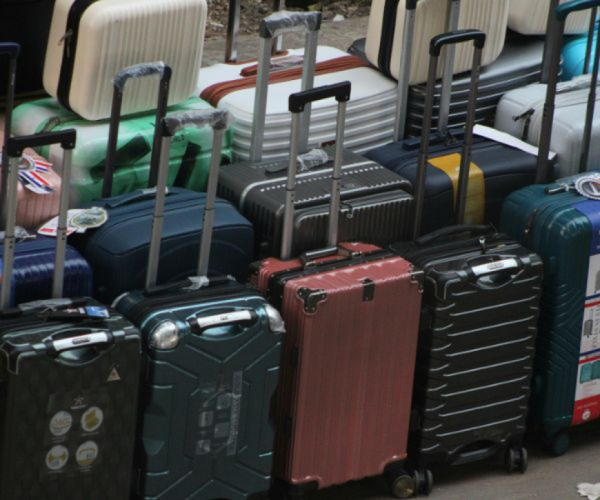 5 Reasons Frequent Flyers Are Choosing Luggage Shipping Over Checking Bags