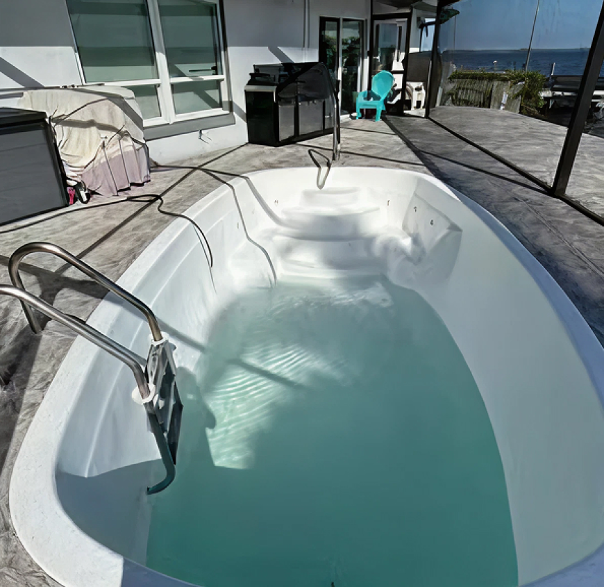 How to Resurface a Fiberglass Pool