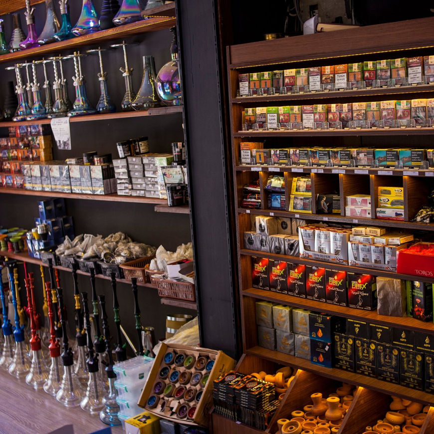 A Complete Guide to Choosing a Reliable Specialty Tobacco Retailer