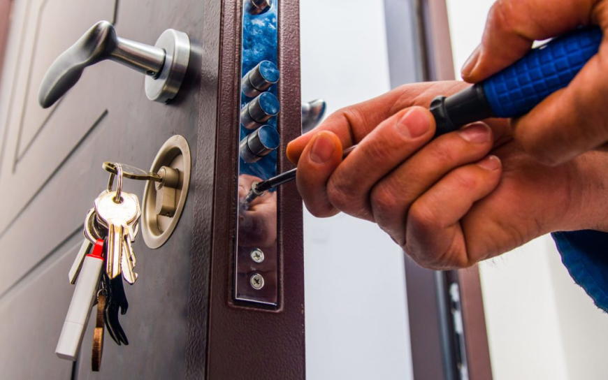 How Locksmiths Can Ease The Frustration When You Lock Yourself Out