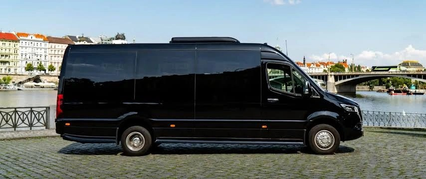 How Black Car Service and Sprinter Vans Make Group Travel Easier in Chicago