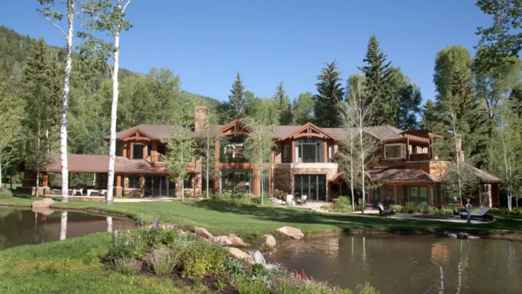 What Should You Look For When Booking Aspen Chalet Rentals?