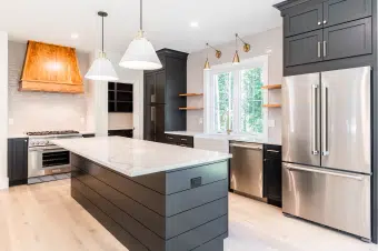 Kitchen Cabinet Makers: Custom Designs for Homes
