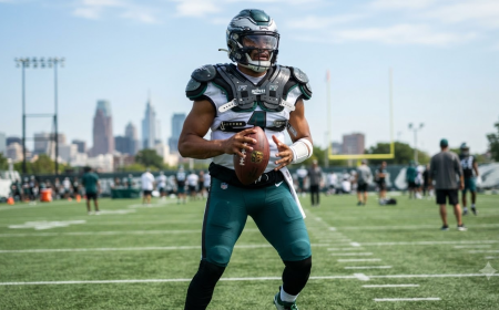 Why Quarterbacks Need Different Shoulder Pads Than Everyone Else on Offense