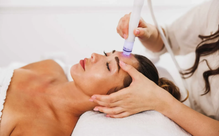 Which Facial Is Better for Glowing Skin? Aqua Derm Facial vs. Dermaplaning 