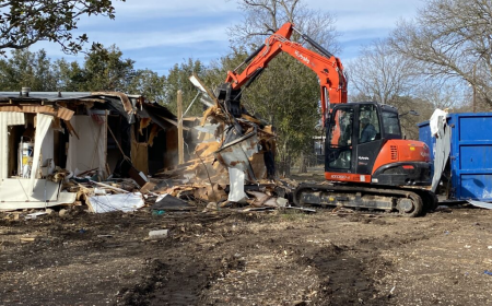 How DFW Demolition Services Handle Residential and Commercial Projects Safely