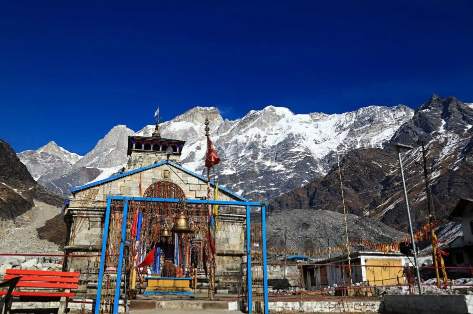 Chardham Yatra by Helicopter: A Complete Guide by Bookhelicopter