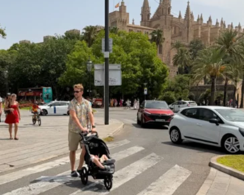 The Ultimate City Break Checklist for Parents with a Compact Pushchair