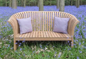 How to Choose Garden Furniture in Spain That Lasts: A Material-by-Material Guide