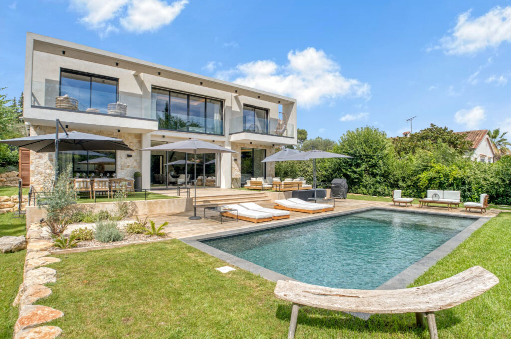 Why Choose Villas to Rent in Cannes France Over Hotels?