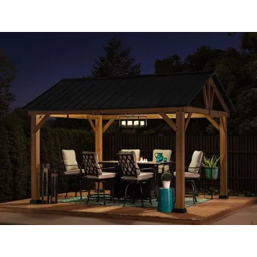 How to Choose Garden Furniture in Spain That Lasts: A Material-by-Material Guide
