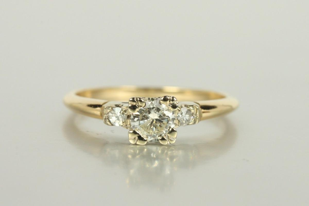 Gold Engagement Rings: A Complete Guide to Choosing the Perfect Ring