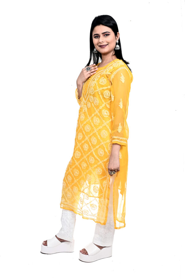 The Elegant Appeal of a Hand Embroidered Lucknowi Georgette Kurti