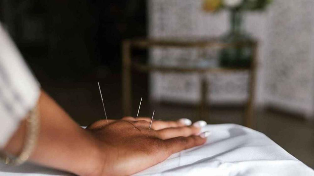 Orthopedic Acupuncturist in Oakland: Private vs Community