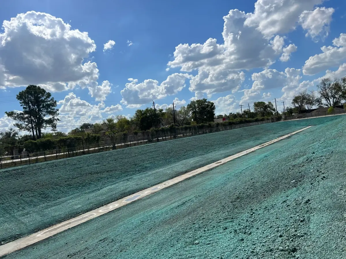 7 Reasons Commercial Hydroseeding Services Beat Traditional Seeding