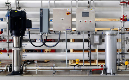 Manual or Fully Automated RO Water Treatment Plant? What Healthcare Facilities Should Consider Before Investing in 2026