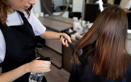 How to Maintain Your Hairstyle Between Salon Visits