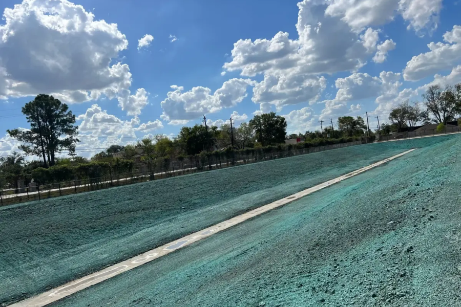 7 Reasons Commercial Hydroseeding Services Beat Traditional Seeding